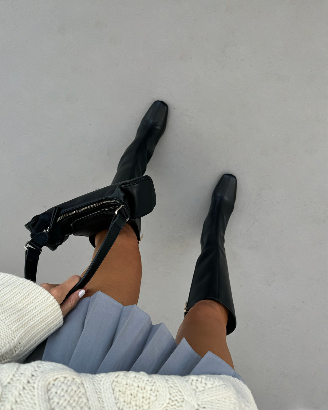 CORBIN - BLACK - Image 6